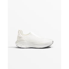 حذاء رياضي بدون أربطة للجري من Oysho