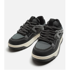 حذاء اسود من زارا