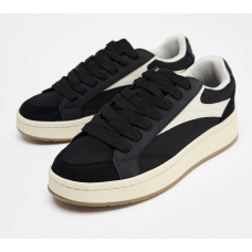 حذاء رياضي نسائي من زارا